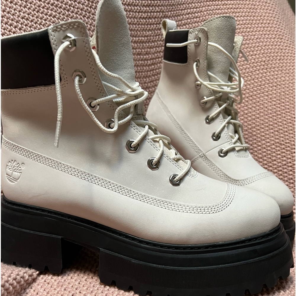 TIMBERLAND women NEW 9.5 COOL WHITE UNWORN!!